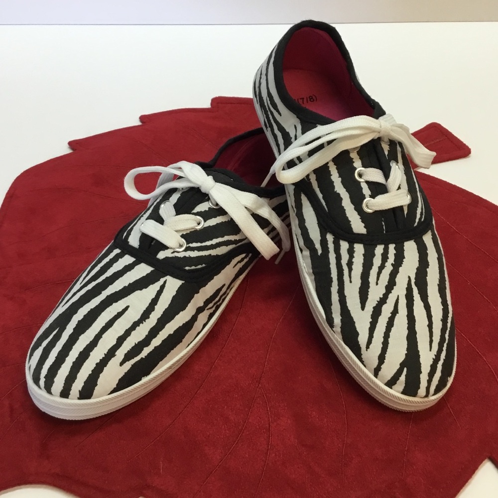 New Fun Sneakers.  Sole Mates. - Picture 3 of 8
